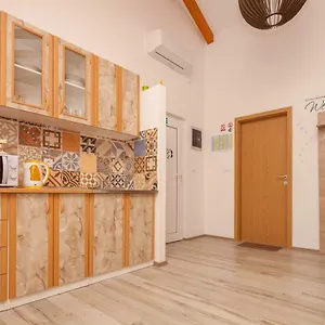https://miramare-pomer.in-istria.net